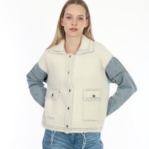 Chic and Cozy Two-Tone Jacket!